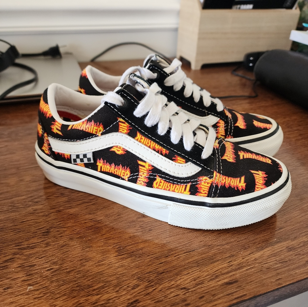 4Y thrasher vans